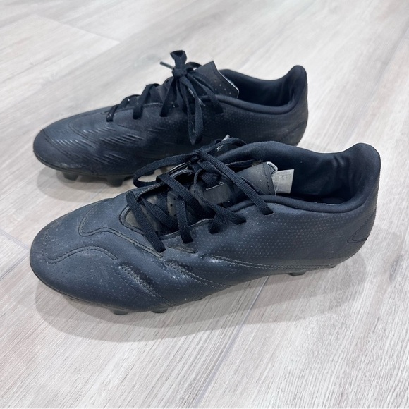Adidas soccer predator FxG cleats black boys men size 7.5 - Picture 1 of 7